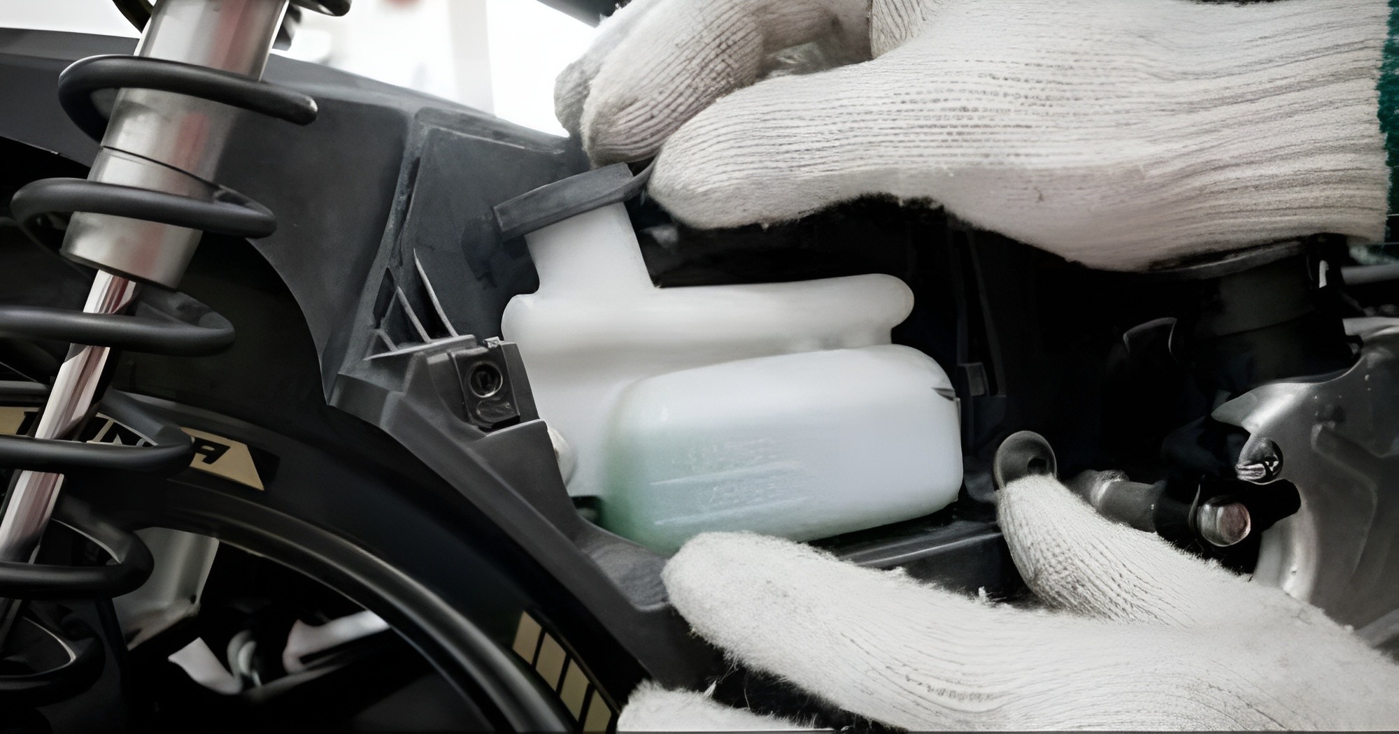 Xe máy hết nước làm mát có sao không?