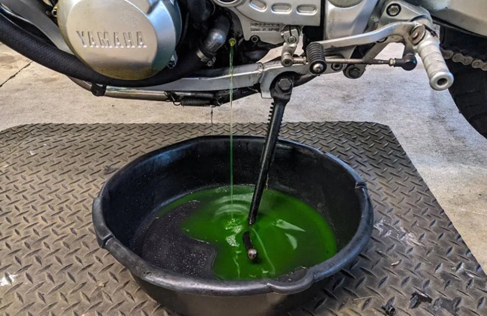 Khi nào cần thay nước làm mát xe máy?