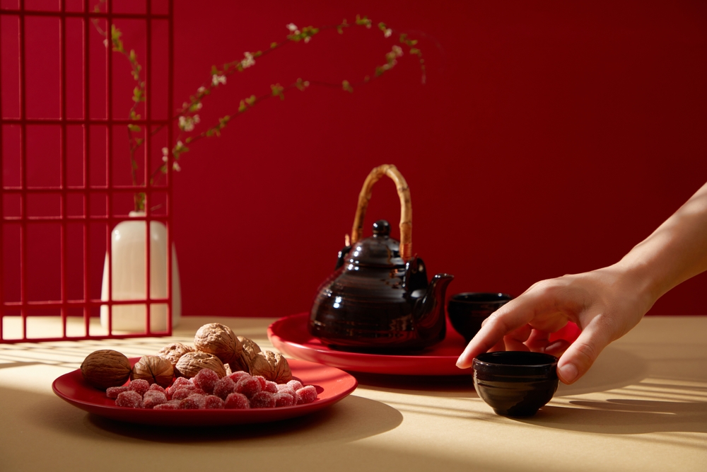  Sắm sửa bánh mứt, trà mặn