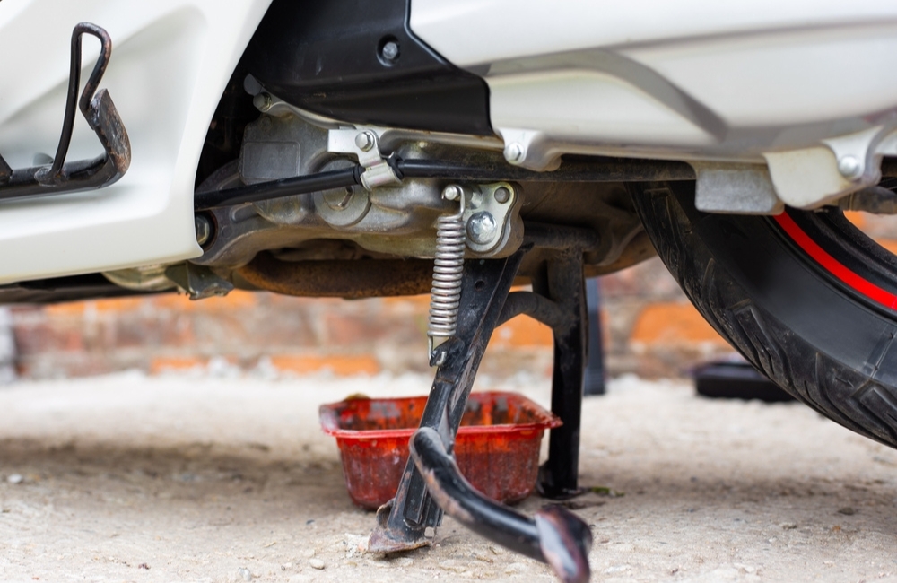 Bao lâu nên thay dầu nhớt xe tay ga Access Scooter?