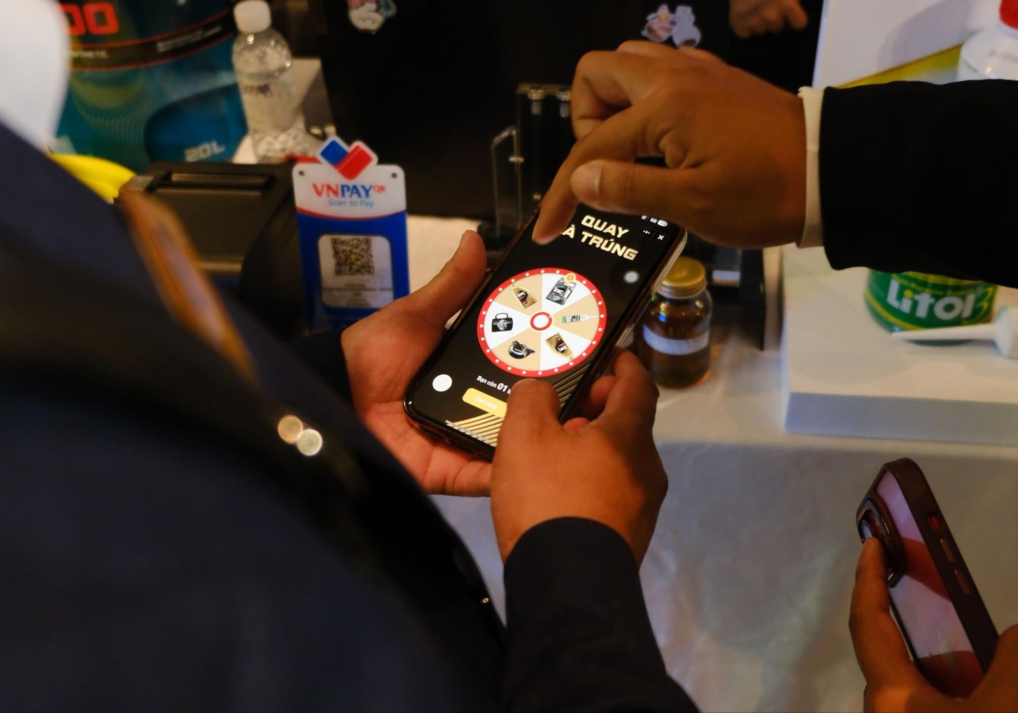 trò chơi “Quay là trúng”