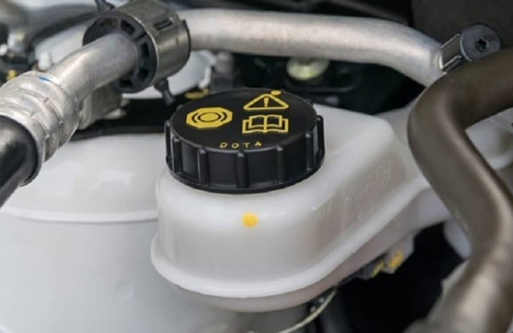 Bình dầu thắng xe tải và heo dầu thắng xe tải có vai trò gì?