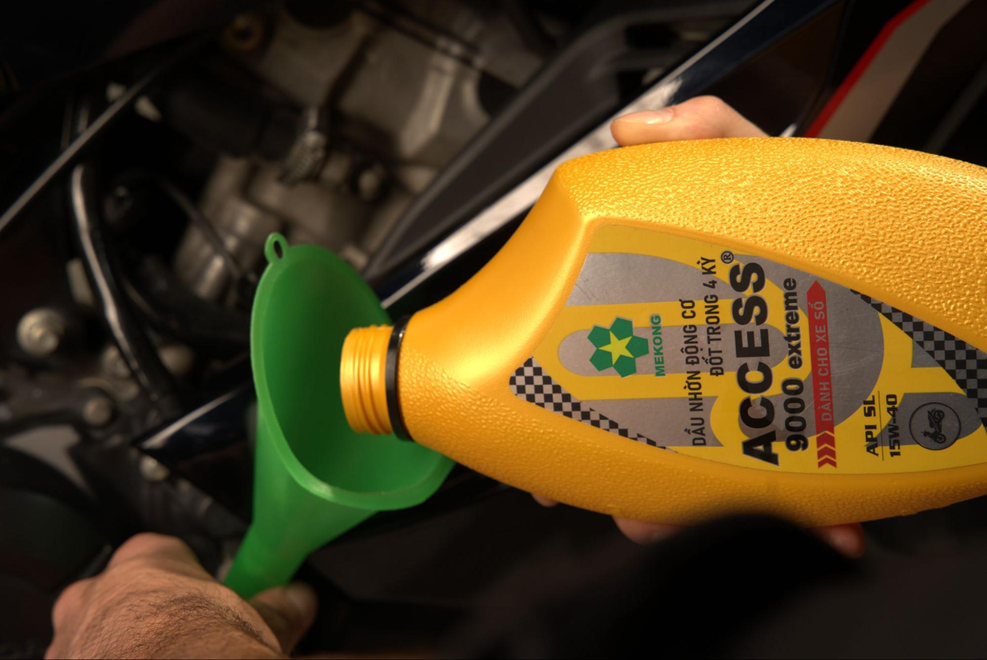 Chọn đúng dầu nhớt - giải pháp giúp xe máy tiết kiệm xăng hiệu quả