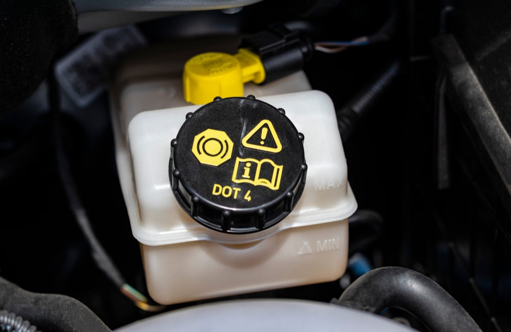 Dầu phanh DOT3 và DOT4 khác nhau như thế nào?