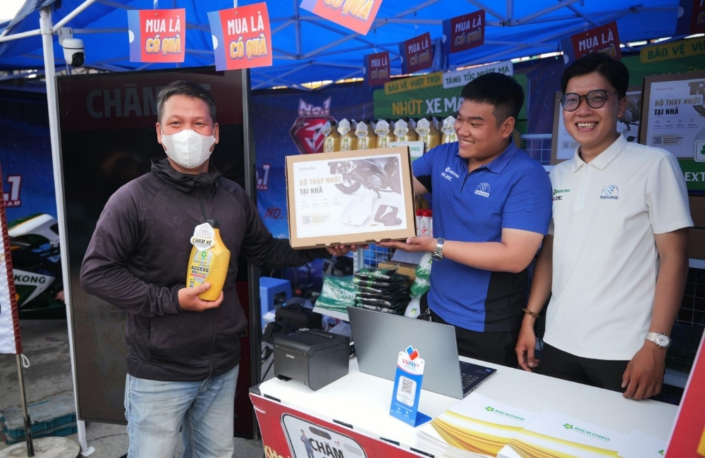 Mua Access 9000 Extreme, nhận bộ dụng cụ thay nhớt