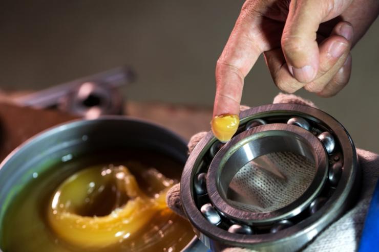 Mỡ bôi trơn: bí quyết giữ máy bền lâu